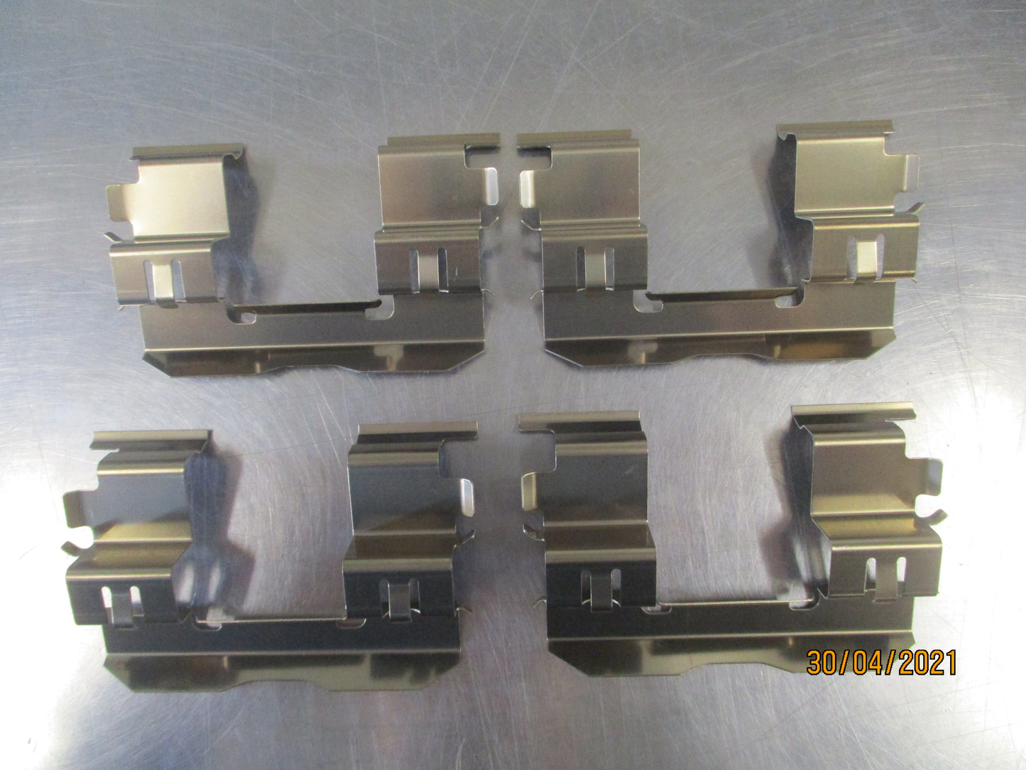 Mitsubishi MK Triton Genuine Front Brake Clip Set New Part