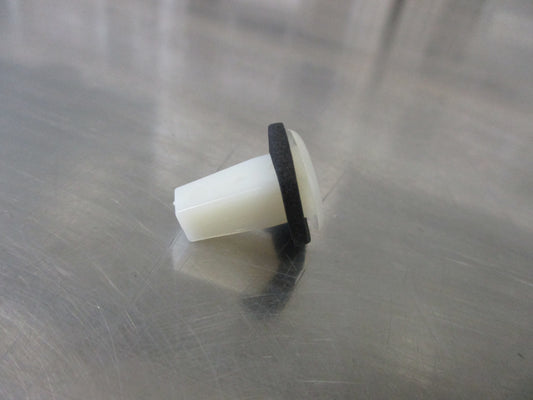 Holden Barina Genuine Tail Light Screw Clip New Part