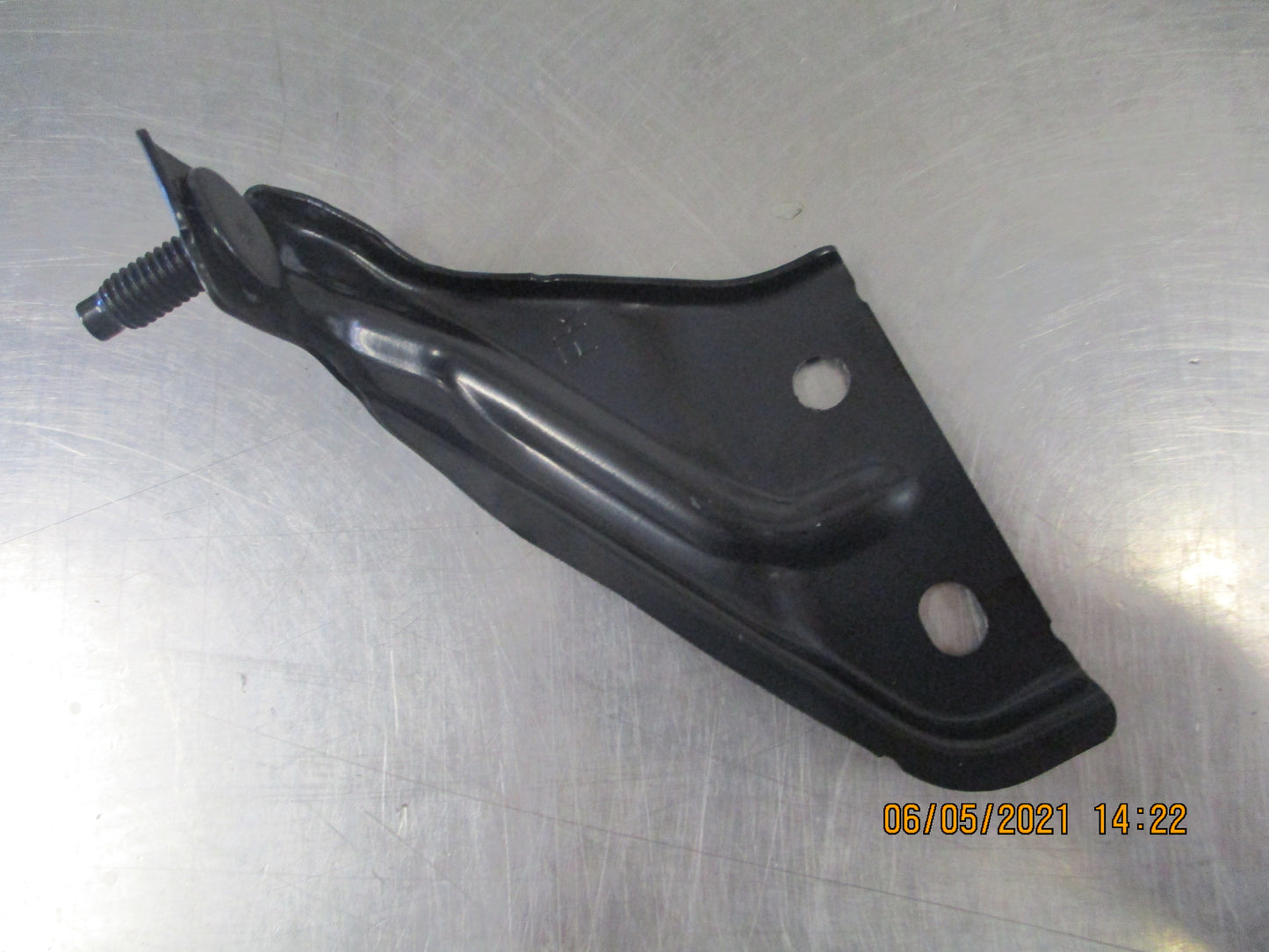 Subaru Forester Genuine Right Hand Guard Bracket New Part