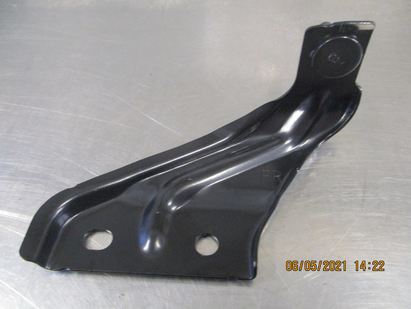 Subaru Forester Genuine Right Hand Guard Bracket New Part