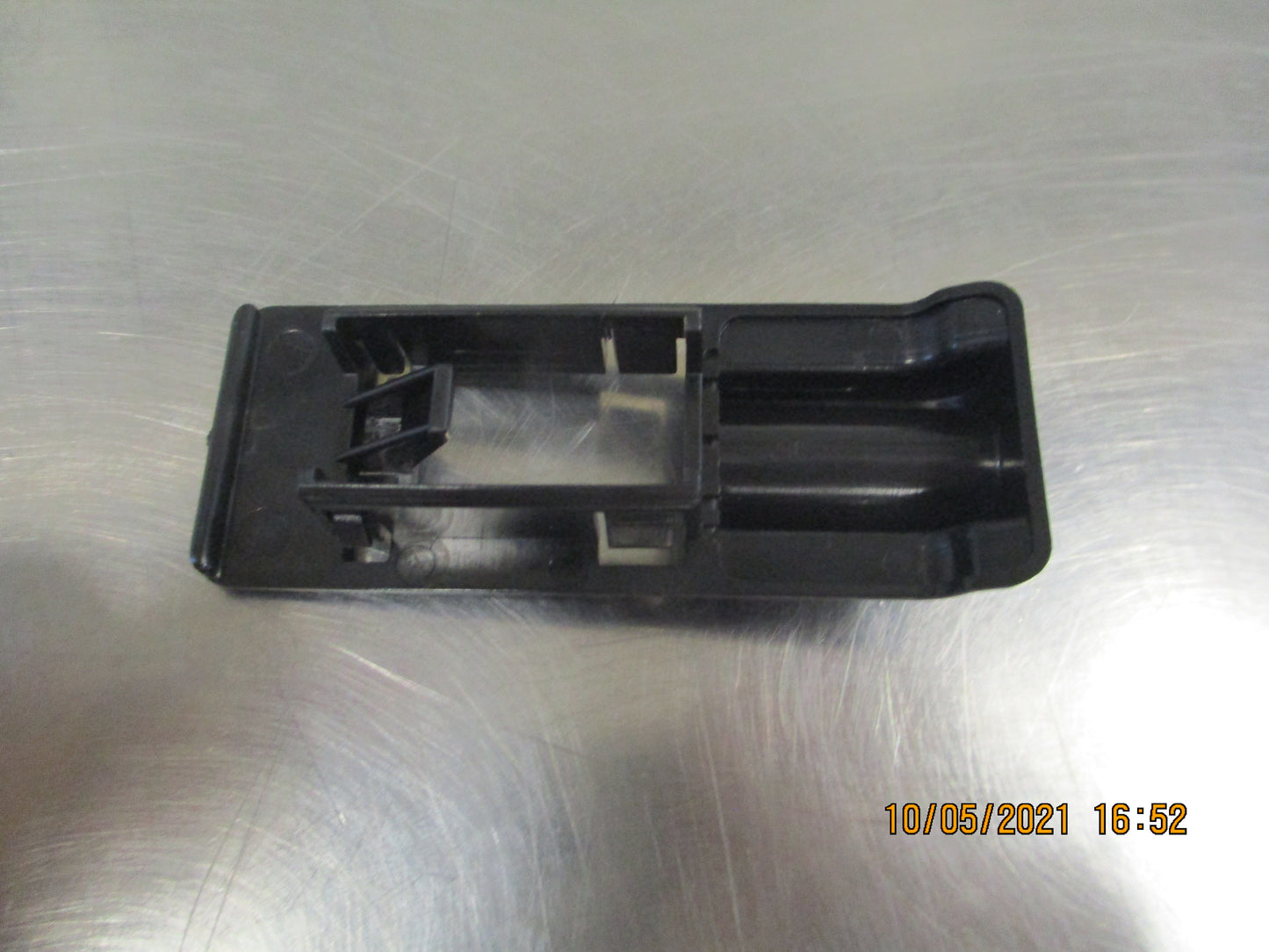 Subaru Liberty/Outback Front Bonnet Stay Holder New Part