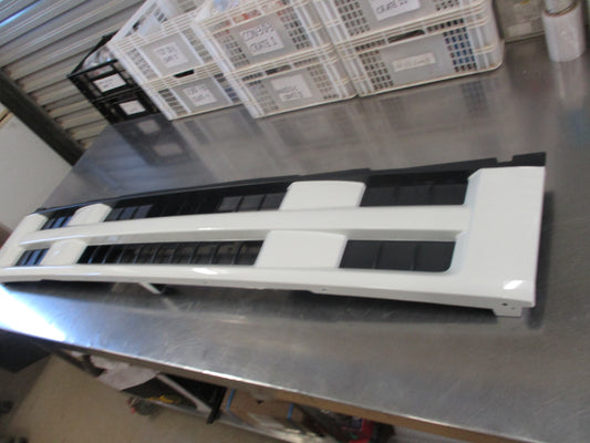 Isuzu FTR850 Truck Genuine Radiator Grille New Part