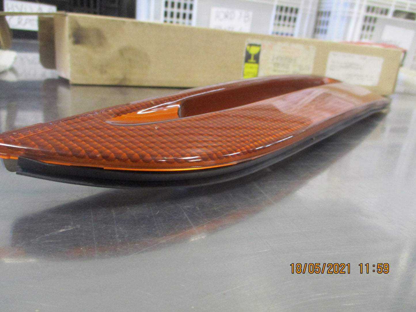 Isuzu NPR Genuine Right Hand Indicator Light New Part