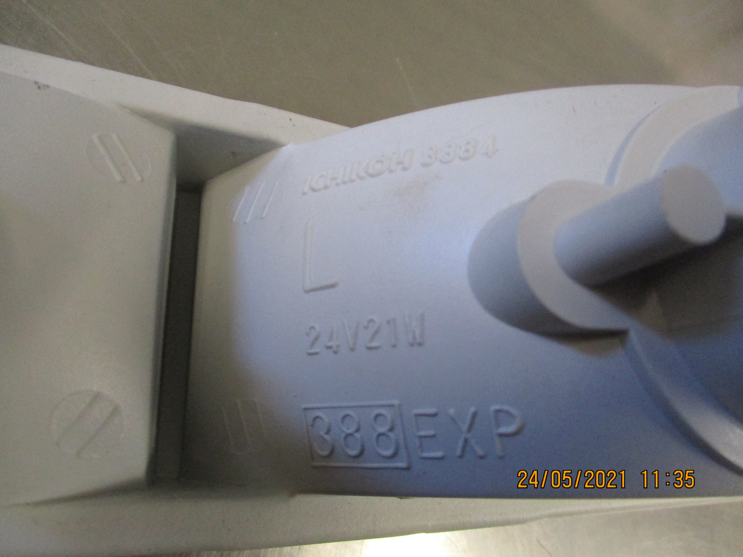 Isuzu FSR Genuine Front Combination Lamp Assembly New Part