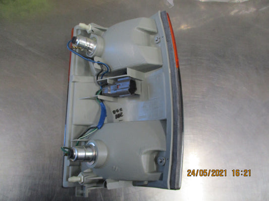 Isuzu NKR/NQR Genuine Front Left Hand Lamp Assembly New Part