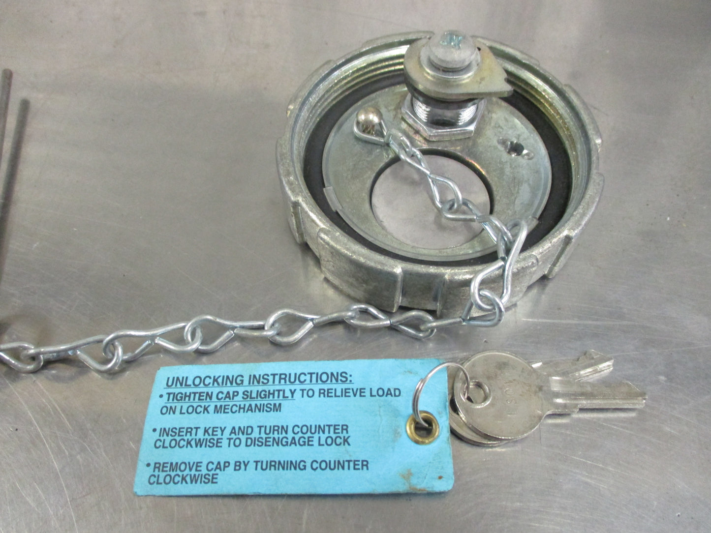 Isuzu Truck Genuine Locking Fuel Cap New Part