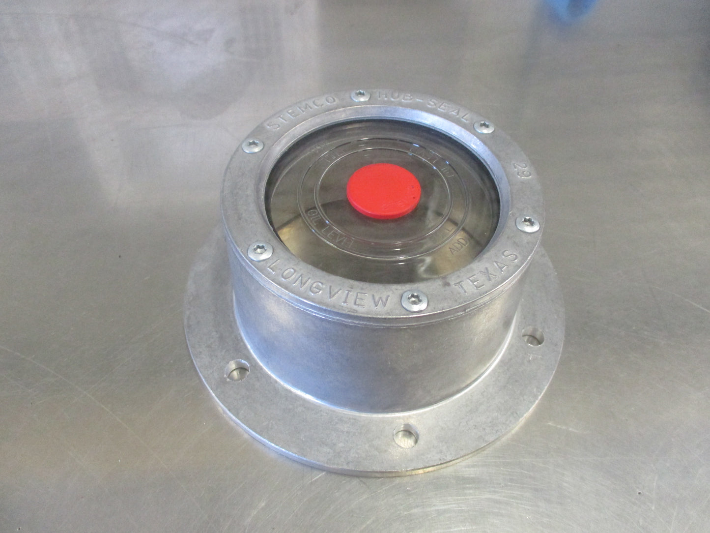 Isuzu FVD32 Genuine Front Hub Cap New Part