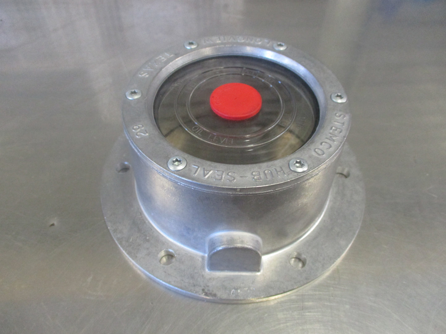 Isuzu FVD32 Genuine Front Hub Cap New Part