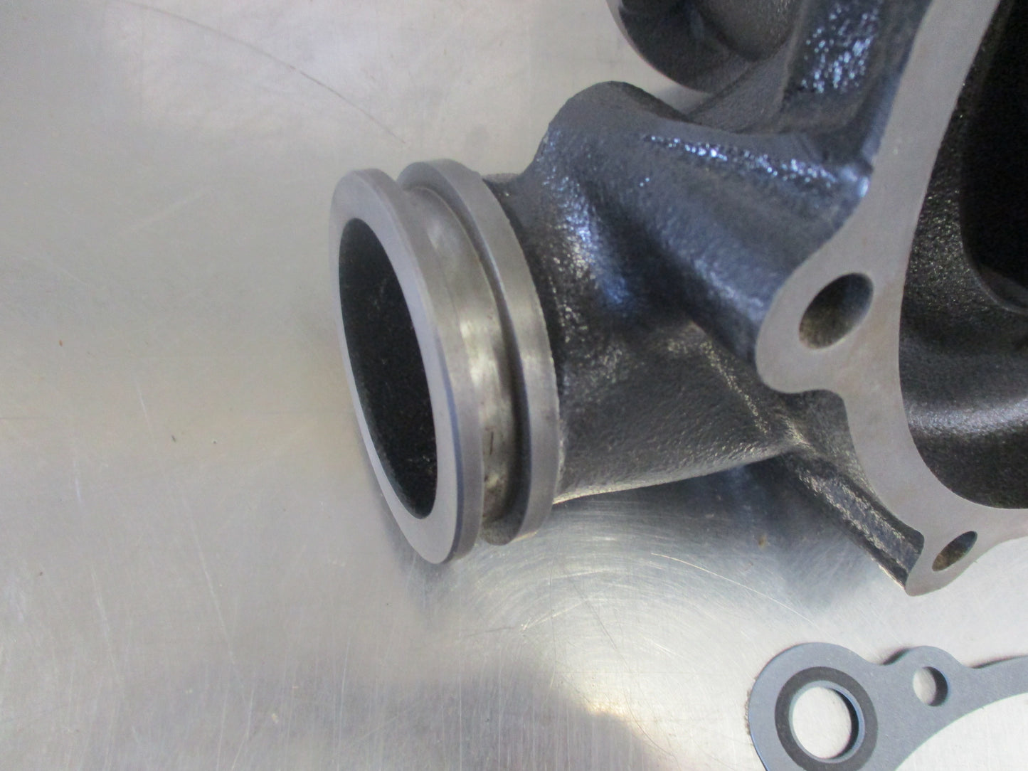 Isuzu FVR/FVM/FVZ Truck Genuine Water Pump New Part
