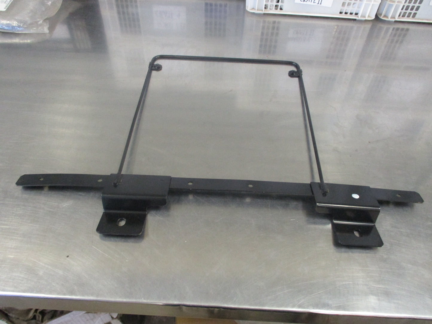 Isuzu FSS Genuine Right Rear Mud Flap Retainer New Part