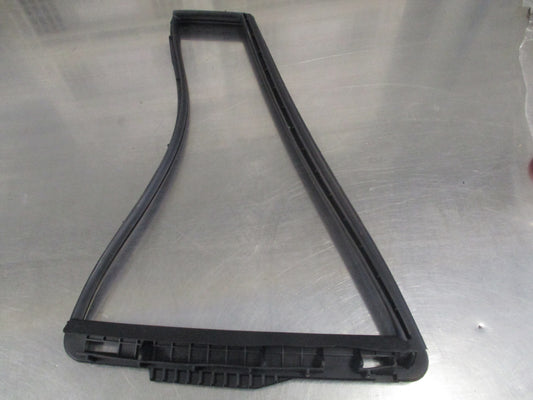 Suzuki Grand Vitara Genuine Rear Right Door Quarter Glass Weatherstrip New Part