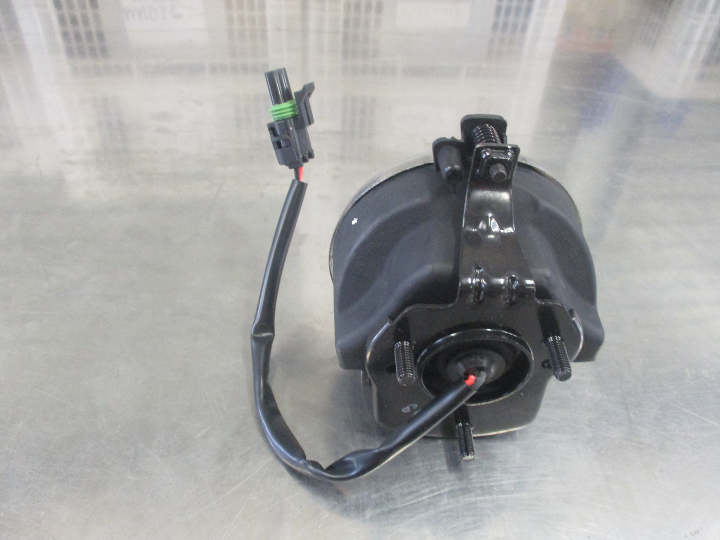 Holden VZ Monaro/Calais/Berlina/SVZ Genuine Left Hand Fog Light New Part