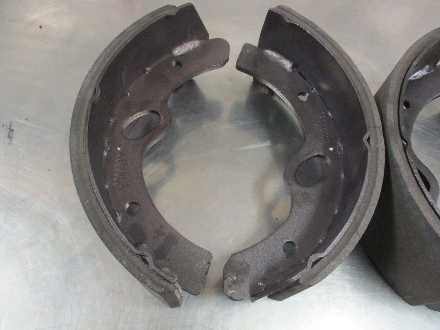 Isuzu FRR Genuine Front Brake Shoe Set New Part