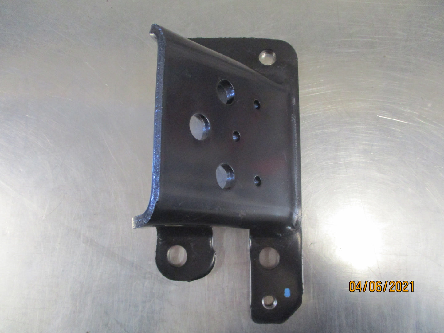 Isuzu NPR Genuine Right Hand Engine Foot New Part