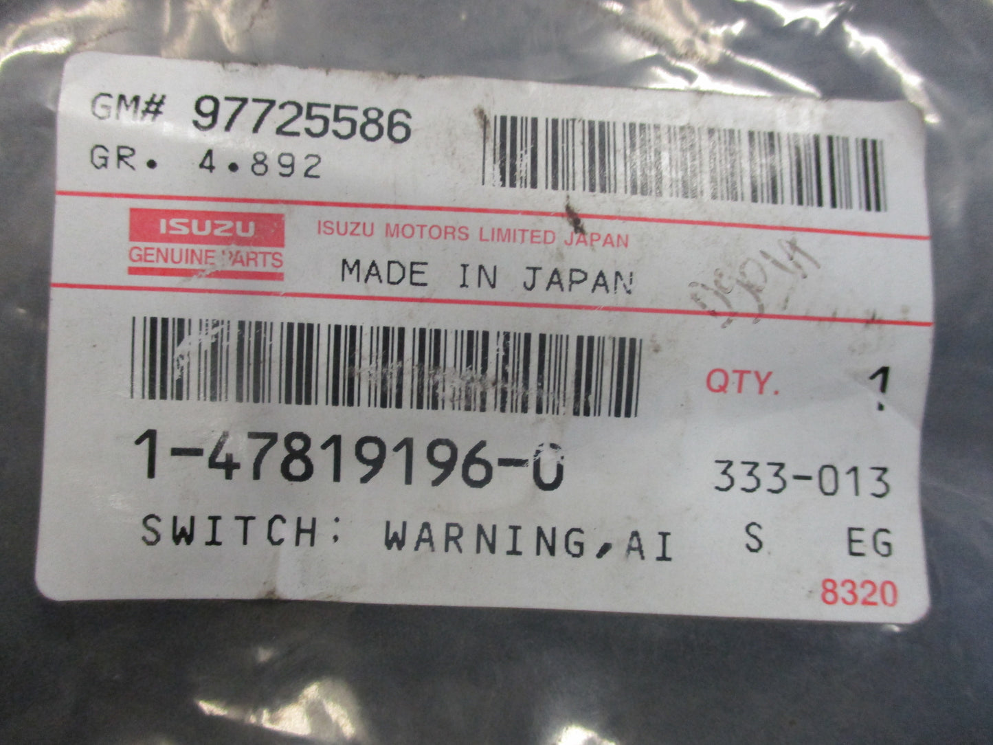 Isuzu FRR Genuine Brake Master Cylinder Air Warning Switch New Part