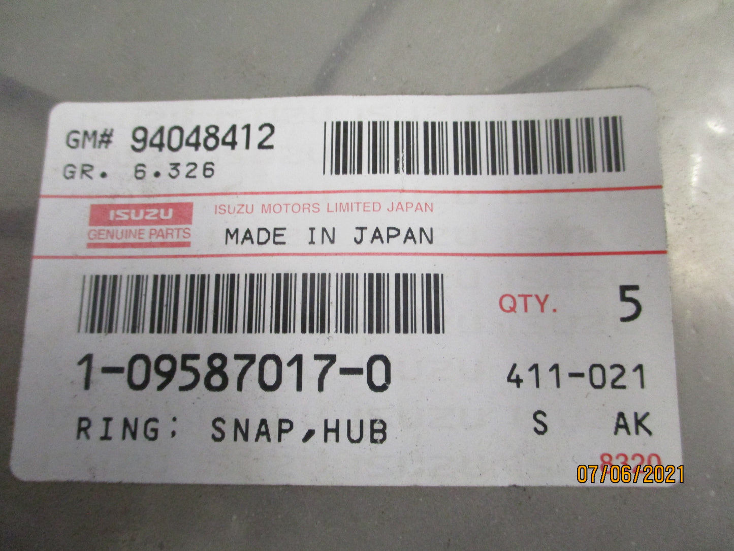 Isuzu Elf Genuine Snap Hub Ring New Part