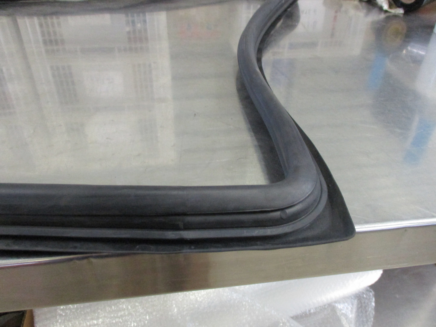 Isuzu FSR Genuine Windscreen Weatherstrip New Part
