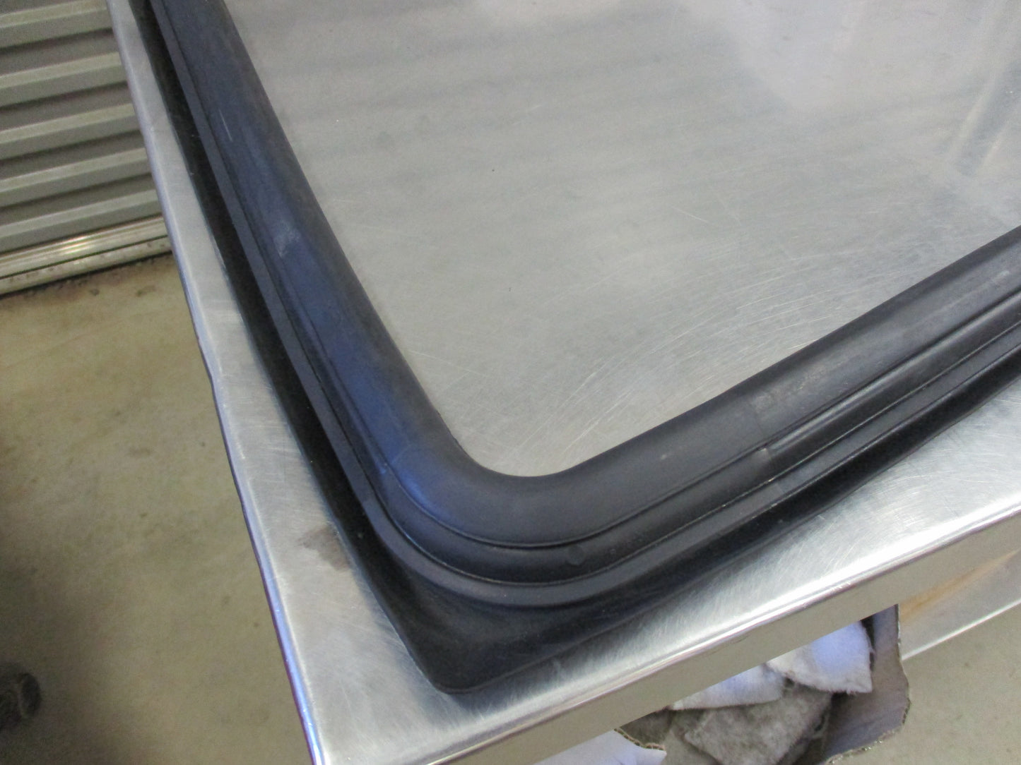 Isuzu FSR Genuine Windscreen Weatherstrip New Part