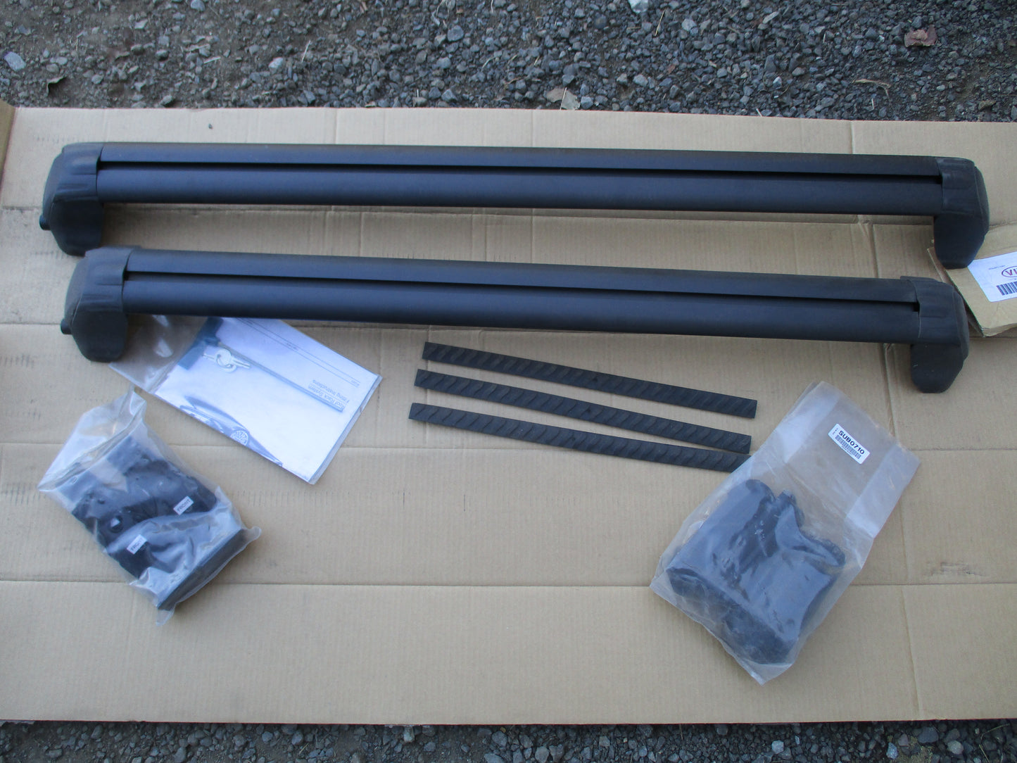 Kia Rio YB Genuine Lockable Roof Rack Carry Bar New Item