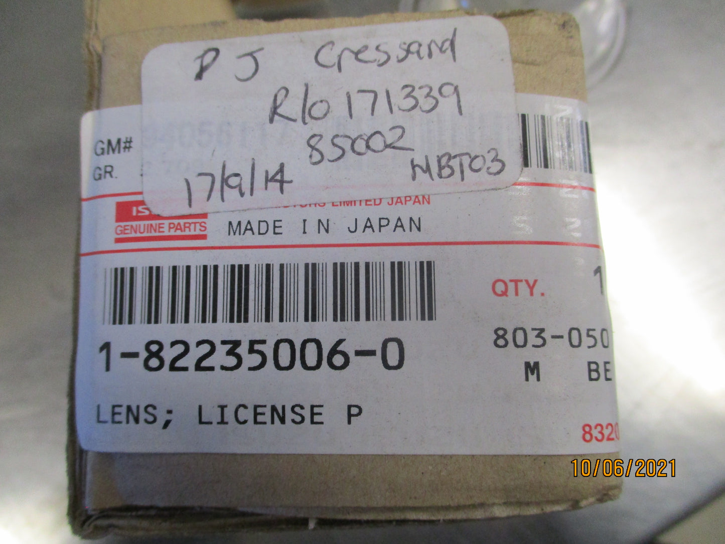 Isuzu EXC Genuine License Plate Lamp Cover New Part