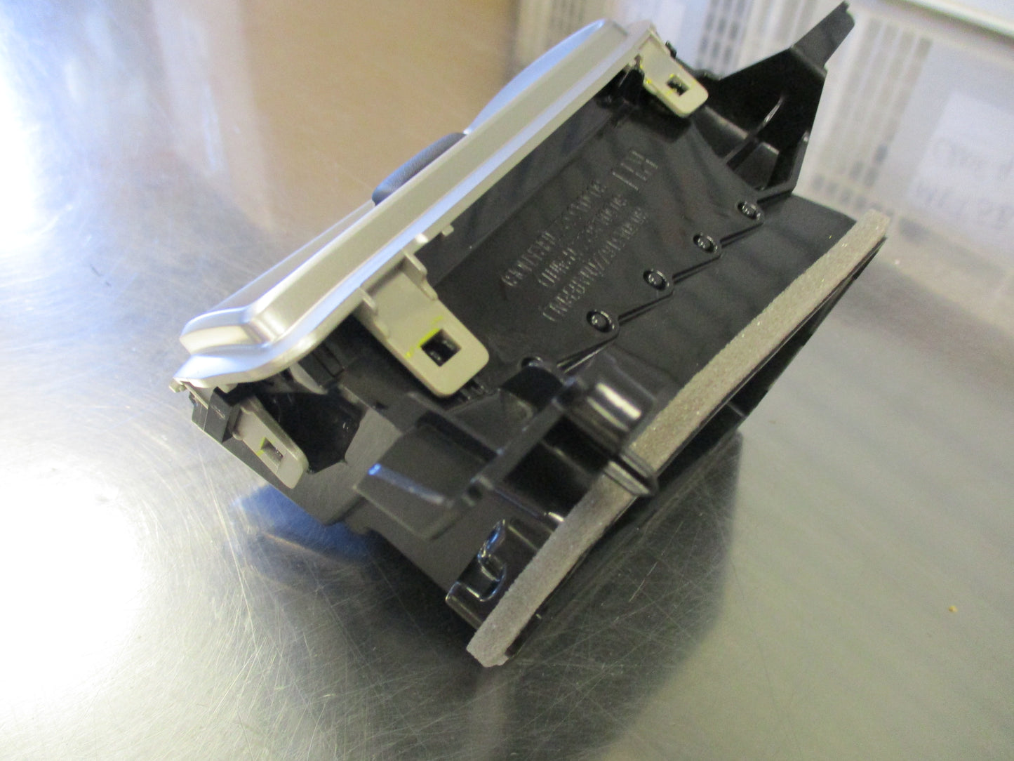 Mitsubishi Triton Genuine Right Hand Air Outlet New Part