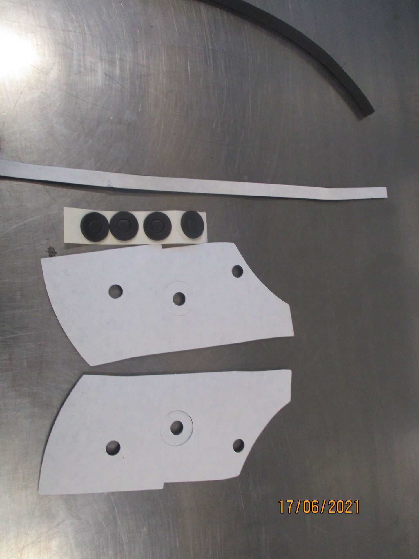 Holden VZ VY Commodore/Calais/Monaro Genuine Rear End Spoiler Seal Kit New Part