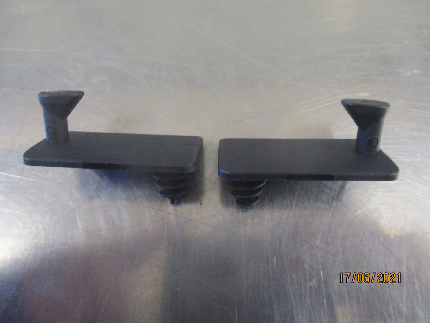 Holden Various Models Genuine Mat Set Mounting To Carpet Kit 4Pack New Part