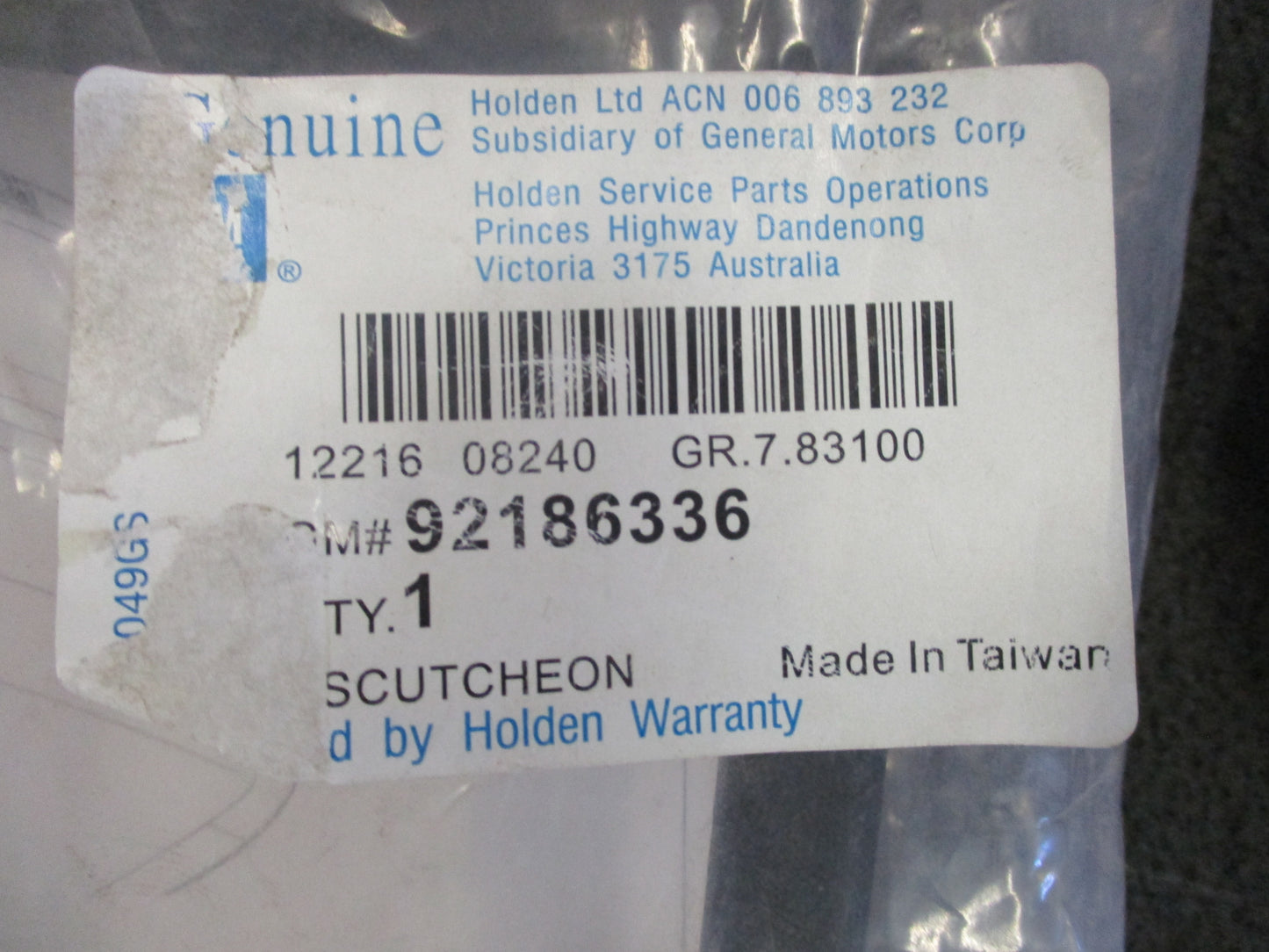 Holden VE Commodore/WM Statesman Genuine Tow Bar Fascia New Part