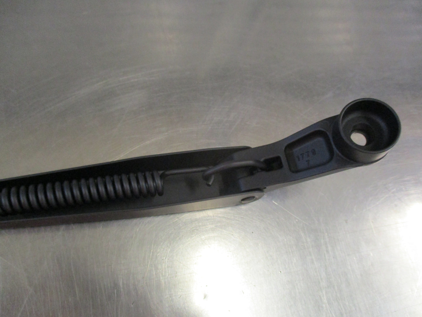 Suzuki Swift Genuine Right Hand Front Wiper Arm New Part