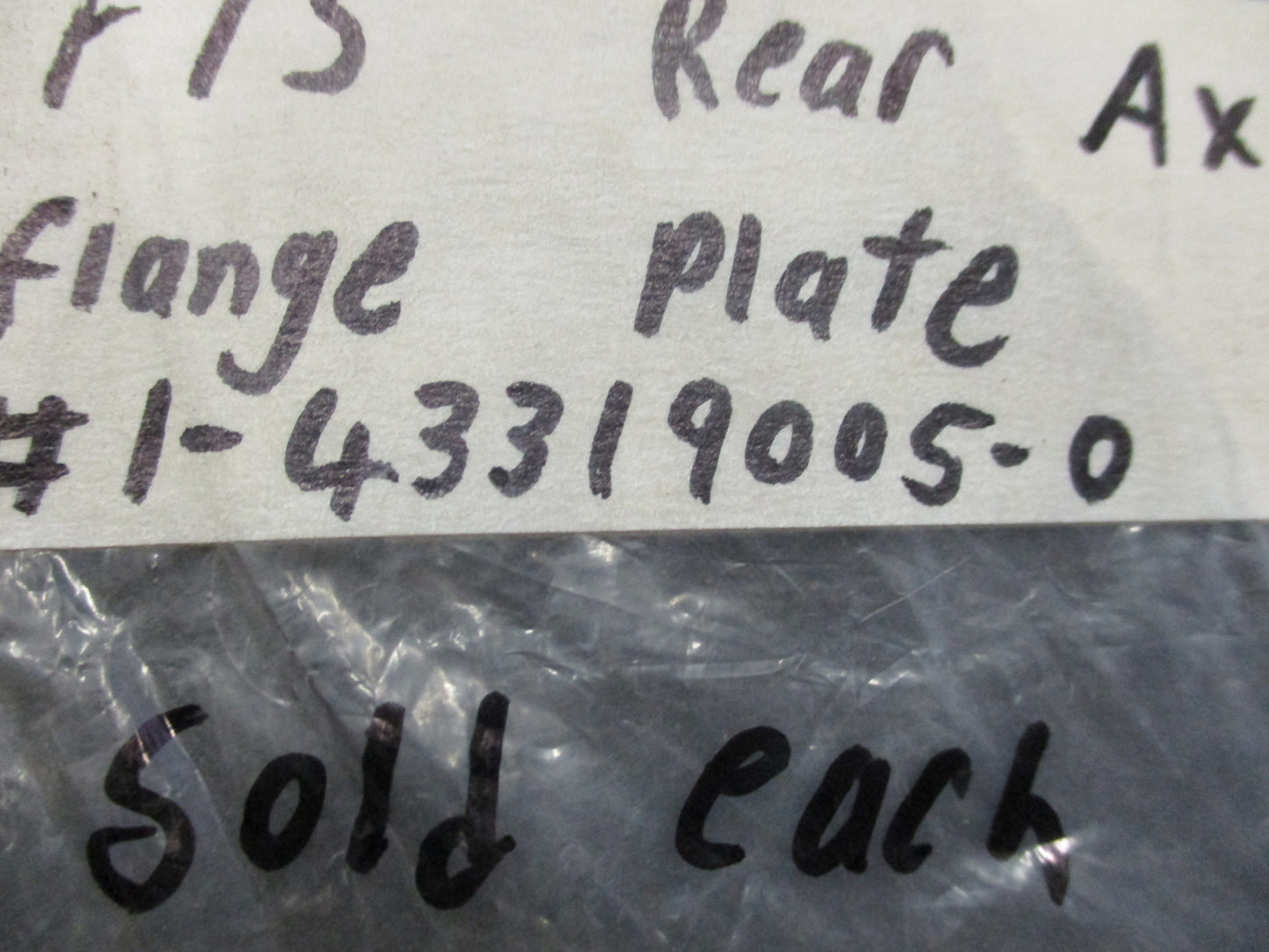 Isuzu FTS Genuine Rear Axle Flange Plate New part