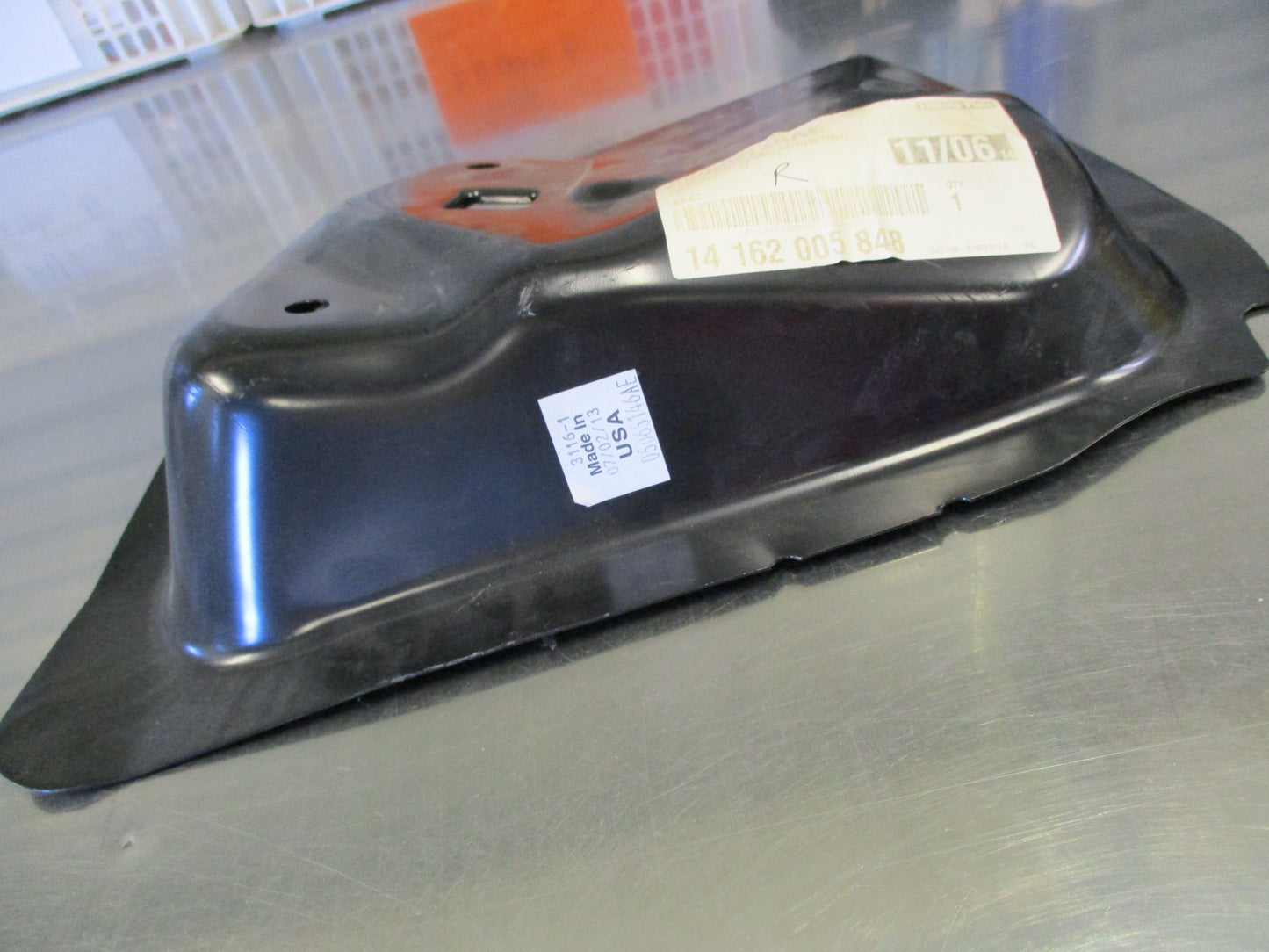 Genuine Chrysler 300 Rear Right Tail Light Pocket New Part