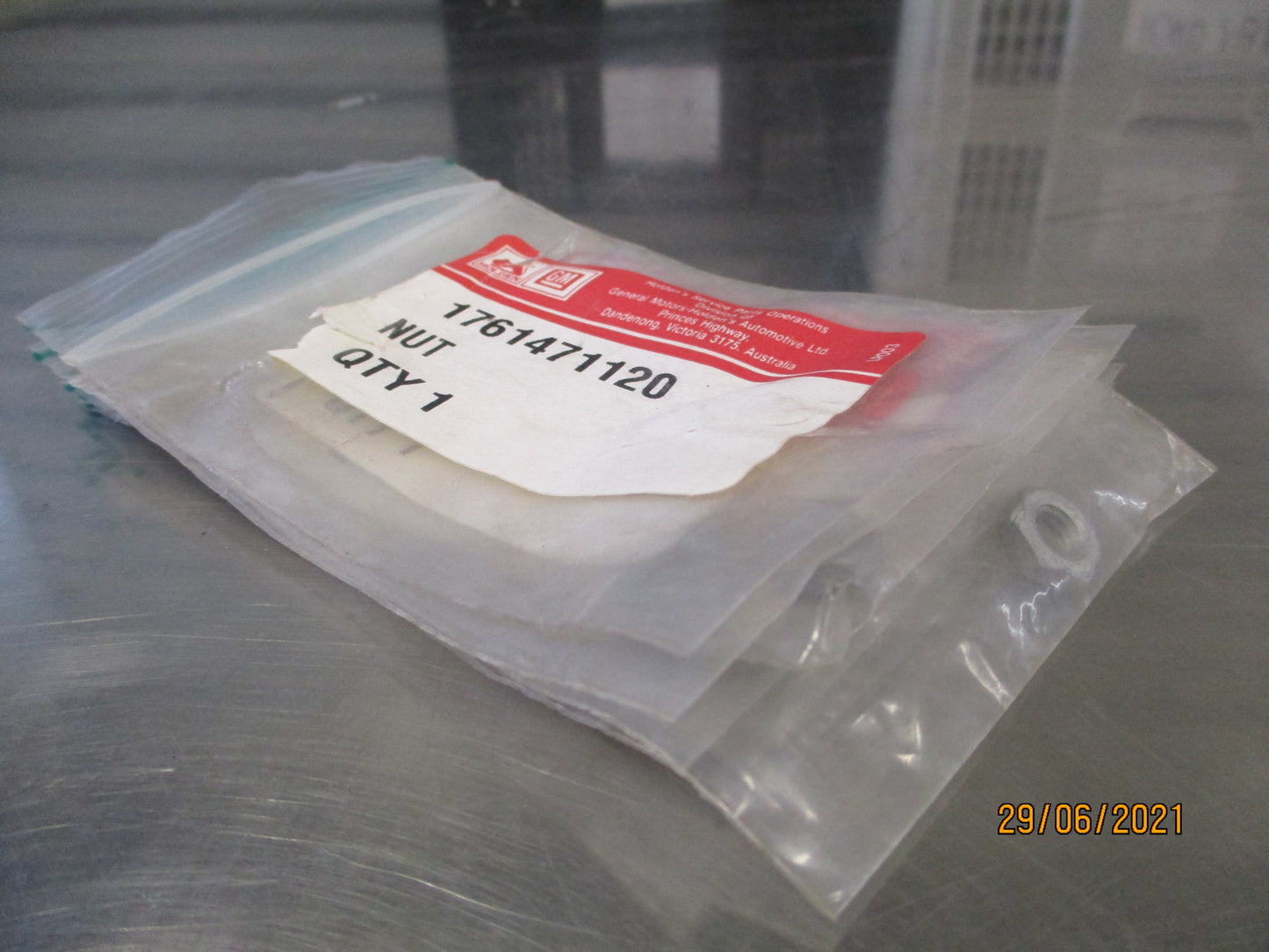 Isuzu Various Models Genuine Lower Pivot Nut New Part