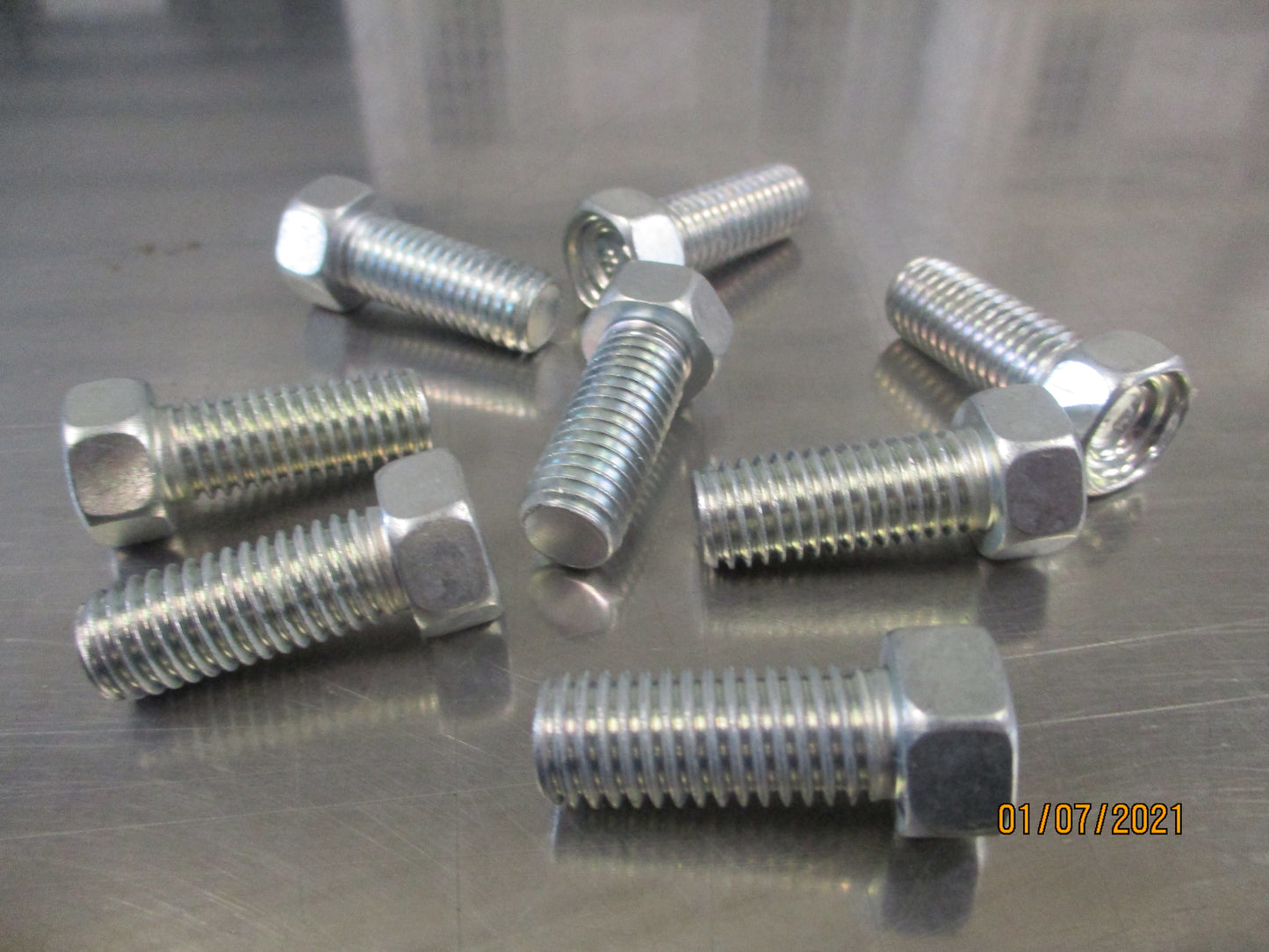 Isuzu Various Models Genuine Clutch Cover Bolt New Part