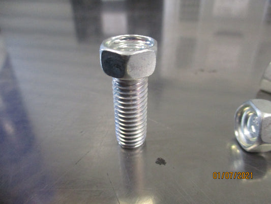 Isuzu Various Models Genuine Clutch Cover Bolt New Part