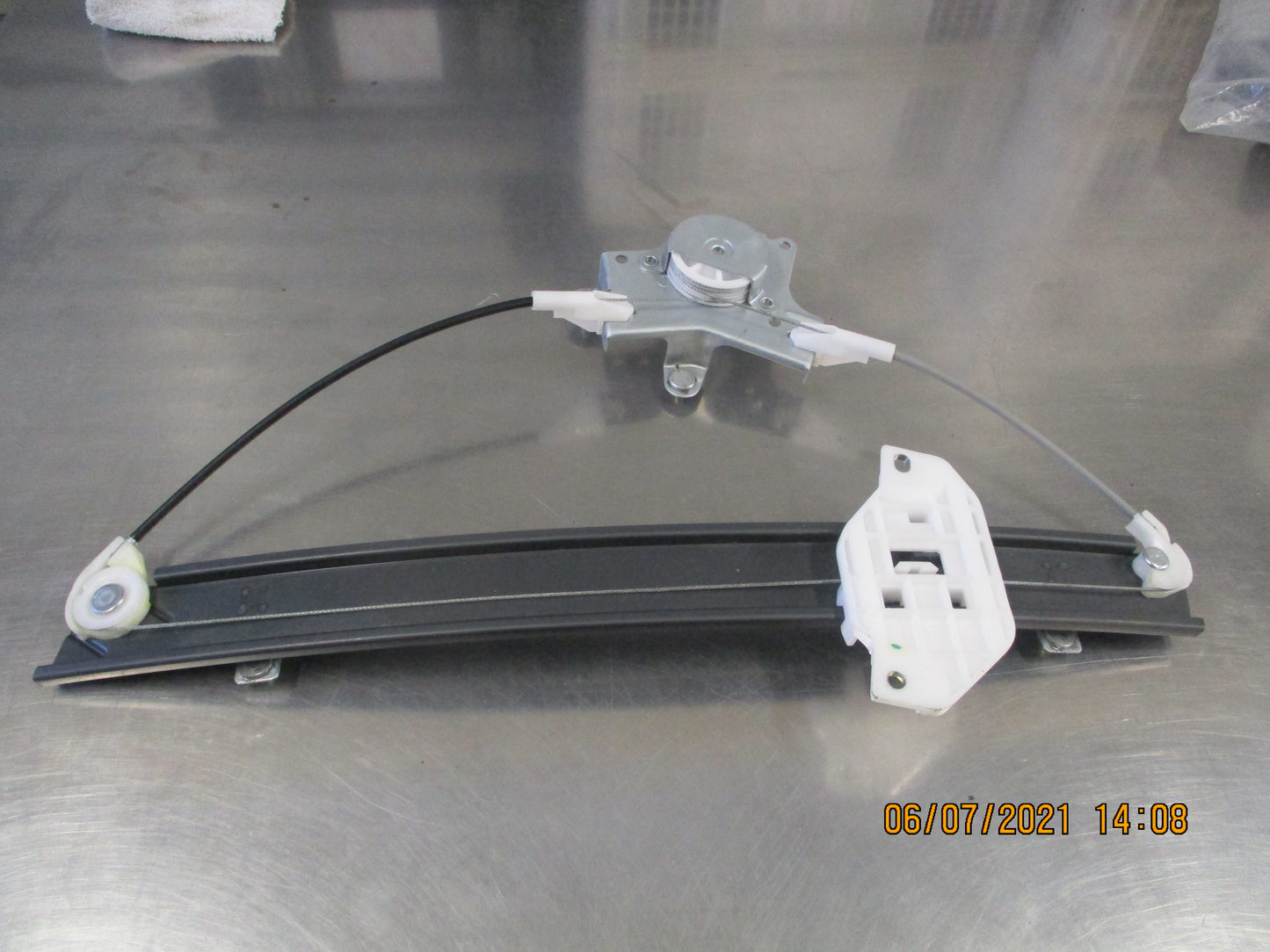Daewoo Leganza Genuine Front Drivers Window Regulator New Part