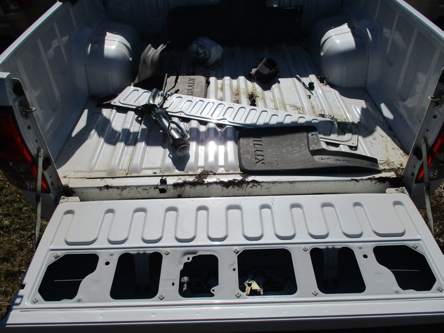 Toyota Hilux SR5 Dual Cab Tub Pearl White 2015 Onwards New Part