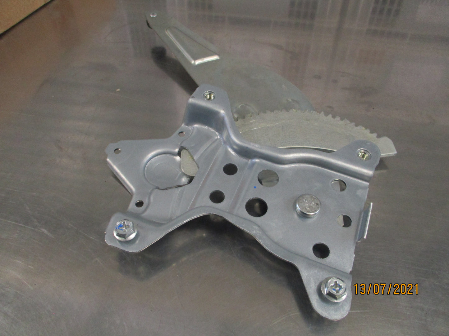Suzuki Swift Genuine Right Hand Rear Window Regulator New Part