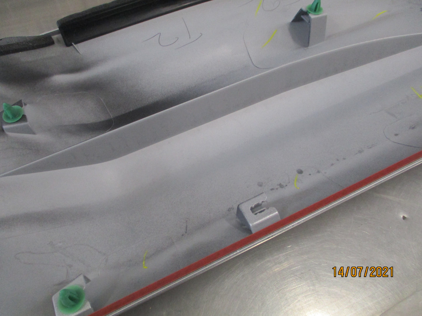 Mitsubishi Pajero Genuine Rear Left Hand Flare Garnish New Part