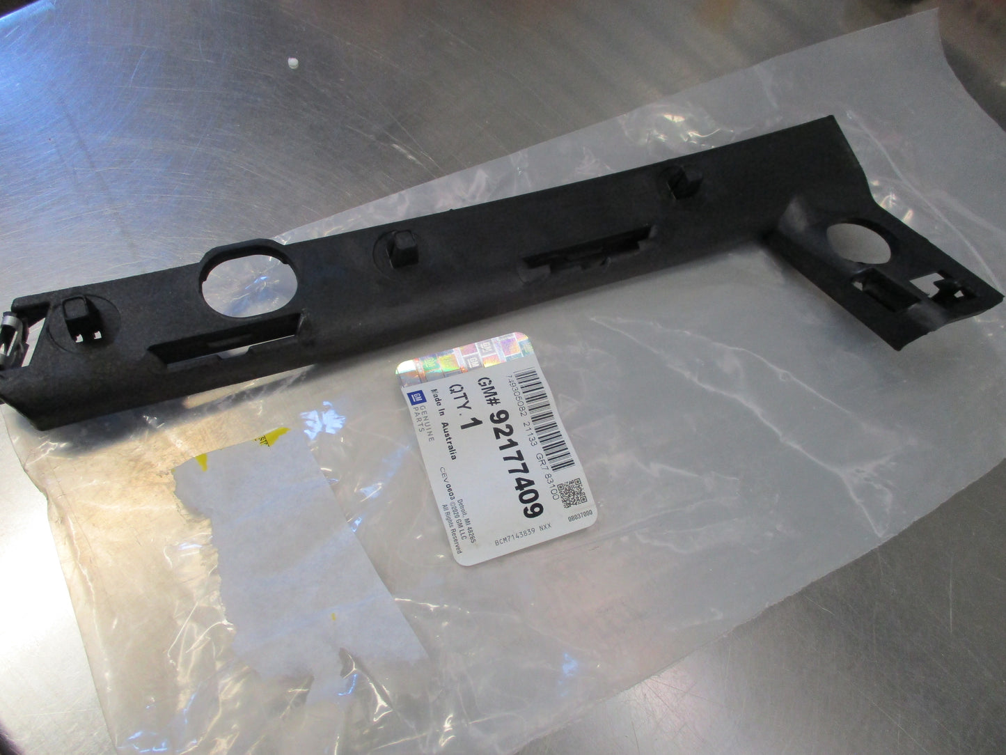 Holden VU Ute Genuine Drivers Side Bumper Bar Bracket New Part