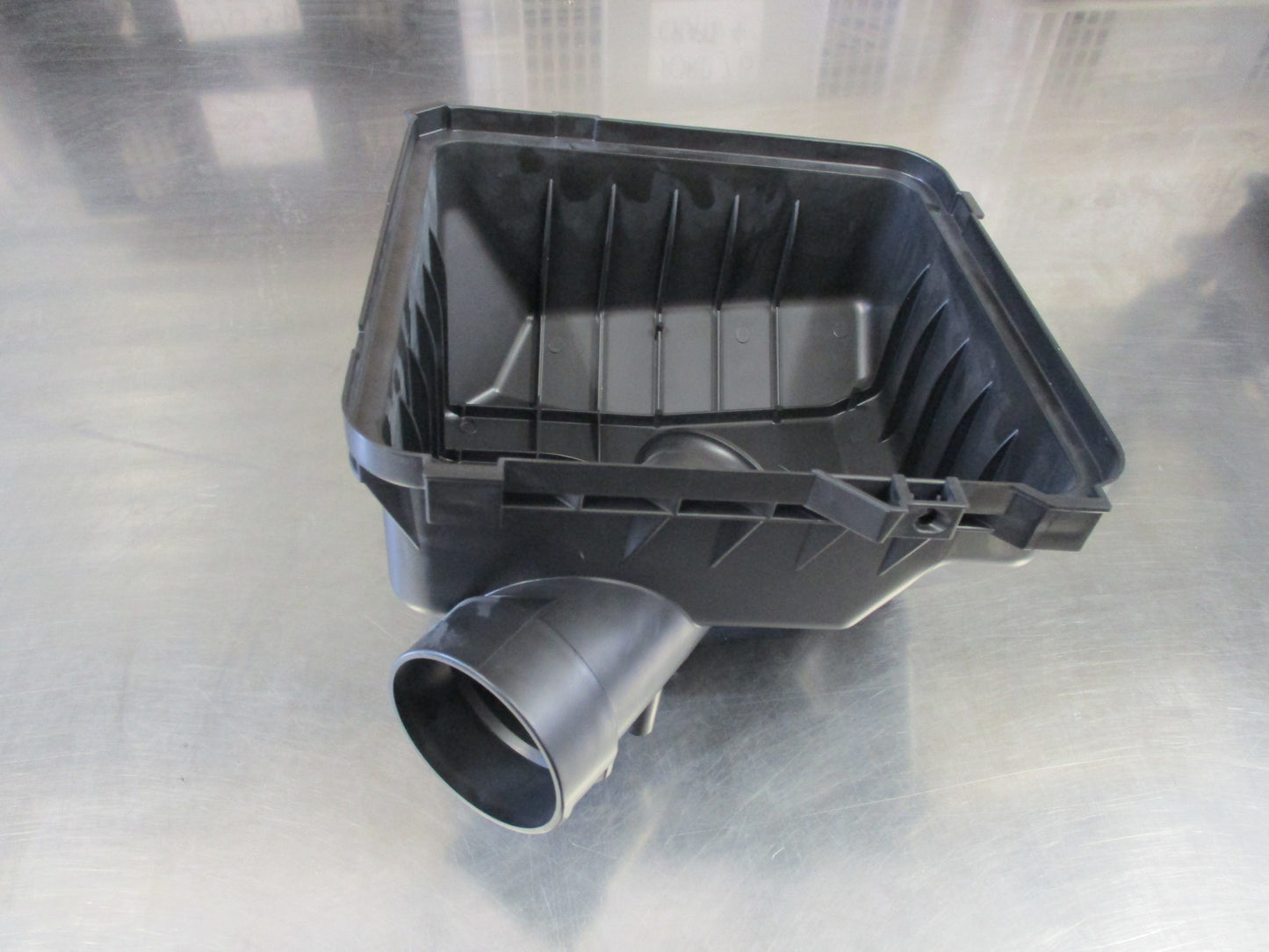 Mitsubishi ML/MN Triton Genuine Intake Airbox Lid New Part