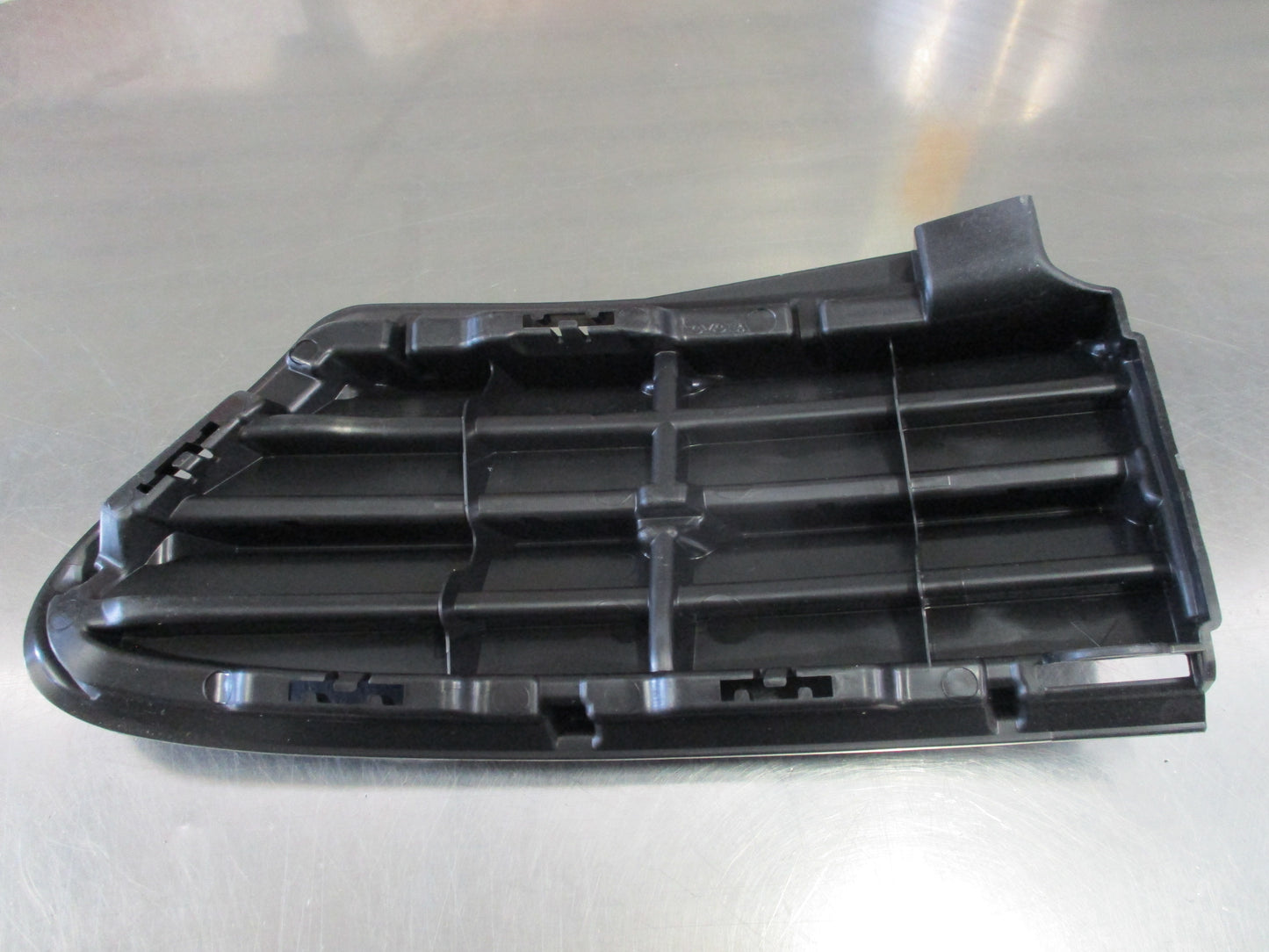 Toyota Rav4 Genuine Lower Left Radiator Grille New Part