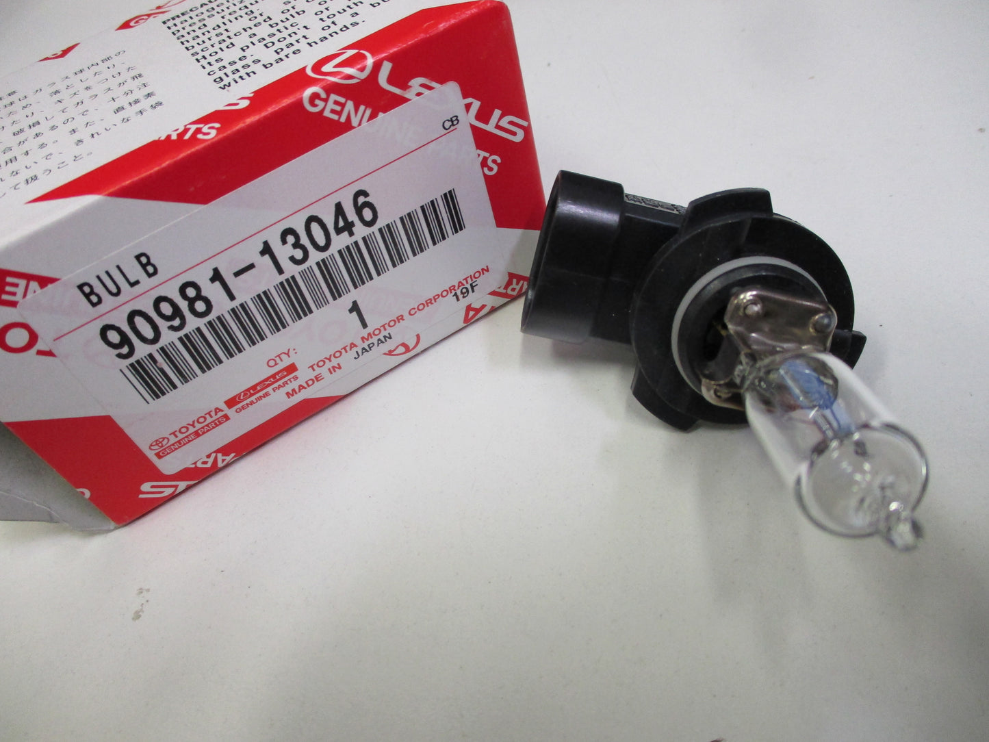 Toyota Various Models Genuine Front Turn Signal Bulb New Part