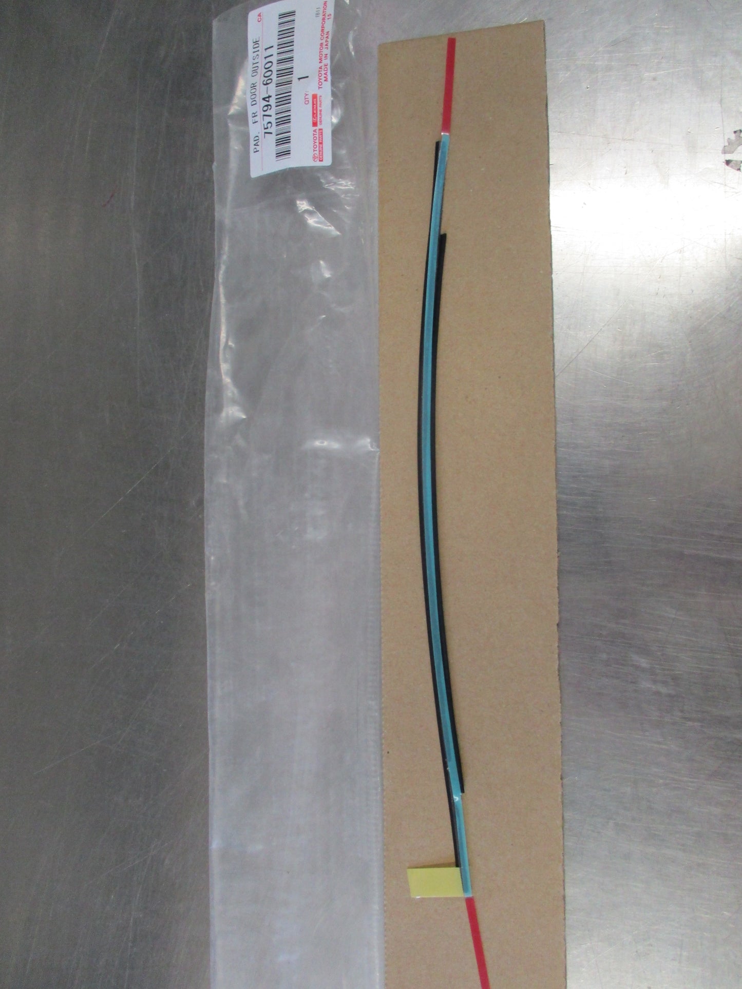Toyota Landcruiser Genuine Front Door Outside Moulding Pad New Part