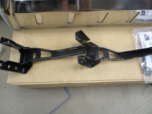 Toyota 200 Series Landcruiser Genuine Nudge Bar New Part