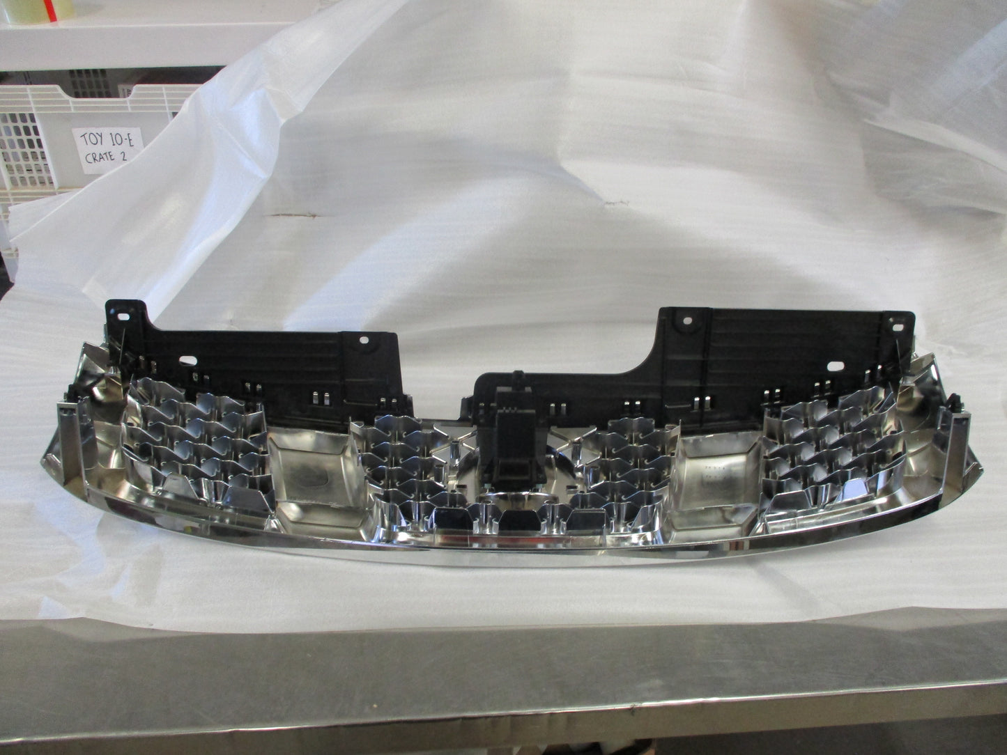 Nissan GU Patrol Series 3 Wagon Genuine Front Chrome Radiator Grille New Part
