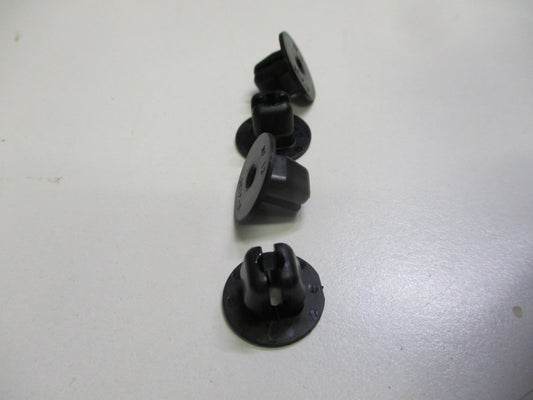 Toyota Kluger / Highlander Genuine Grommet Fender Liner New Part