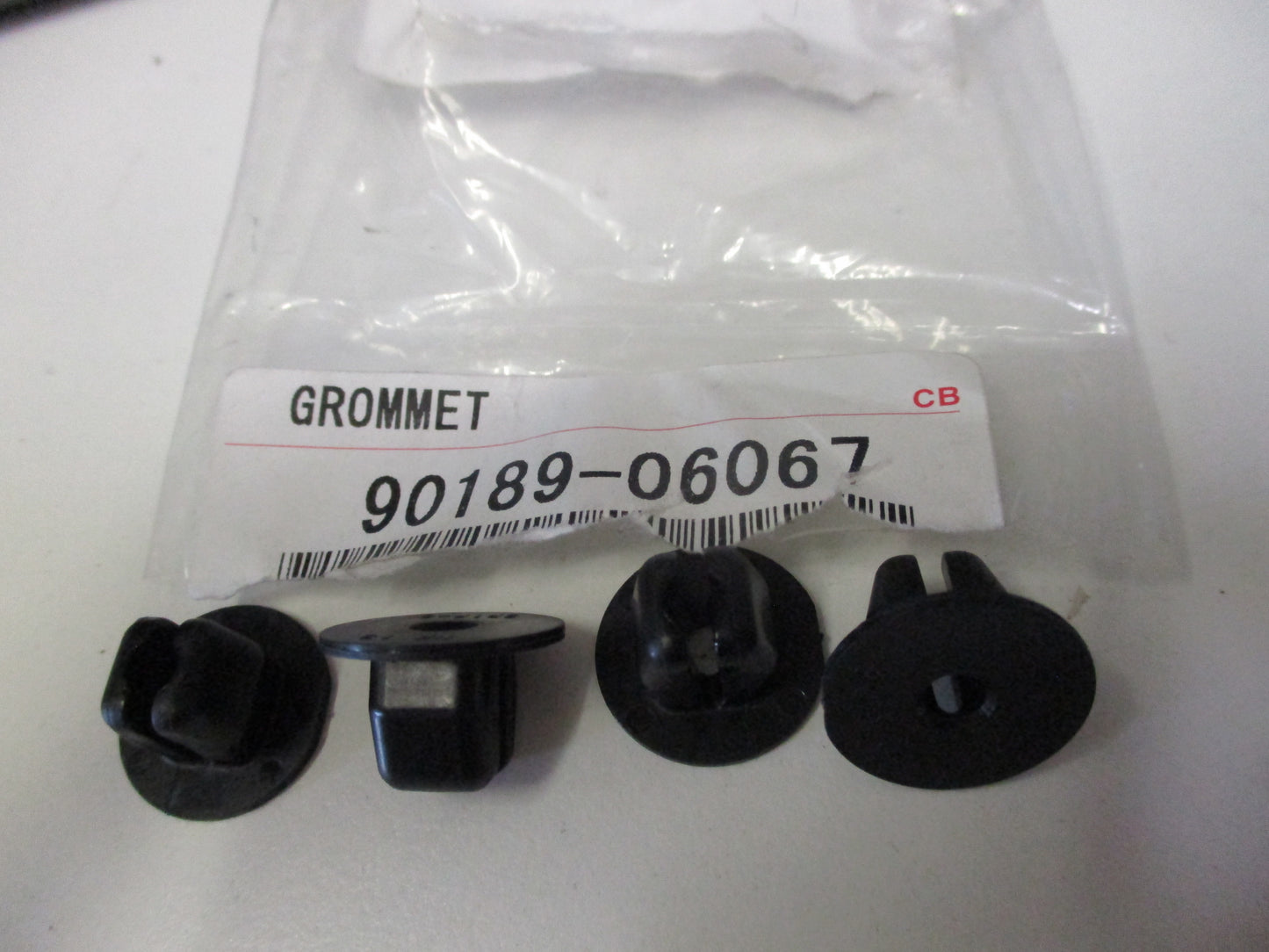 Toyota Kluger / Highlander Genuine Grommet Fender Liner New Part