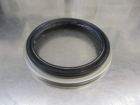 Toyota 200 Series Landcruiser Genuine Front Right Hand Axle Inner Hub Seal New Part