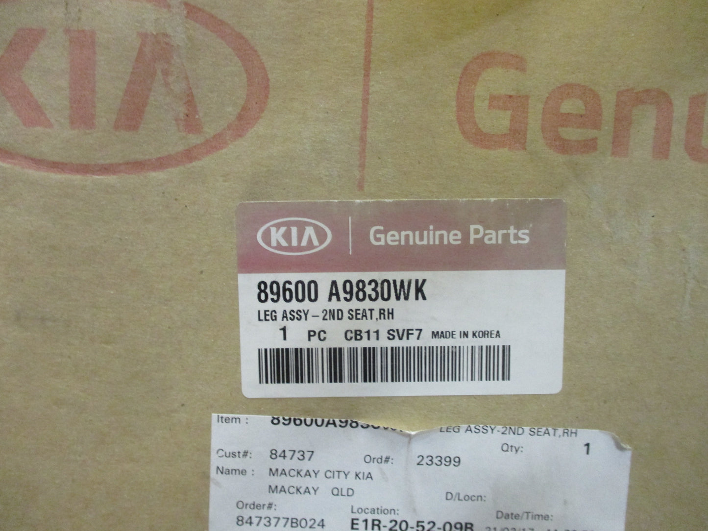 Kia Carnival Genuine Second Seat Leg Assembly New Part