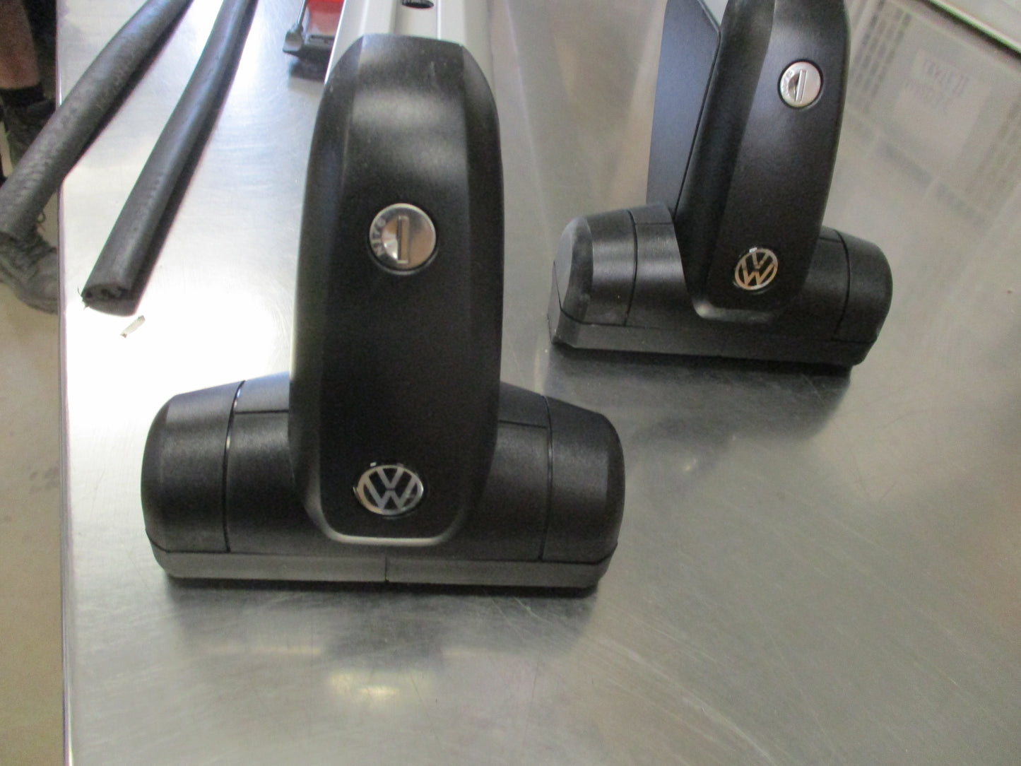 Volkswagen T5/T6 Transporter Genuine Front and Rear Roof Rack Kit New Part